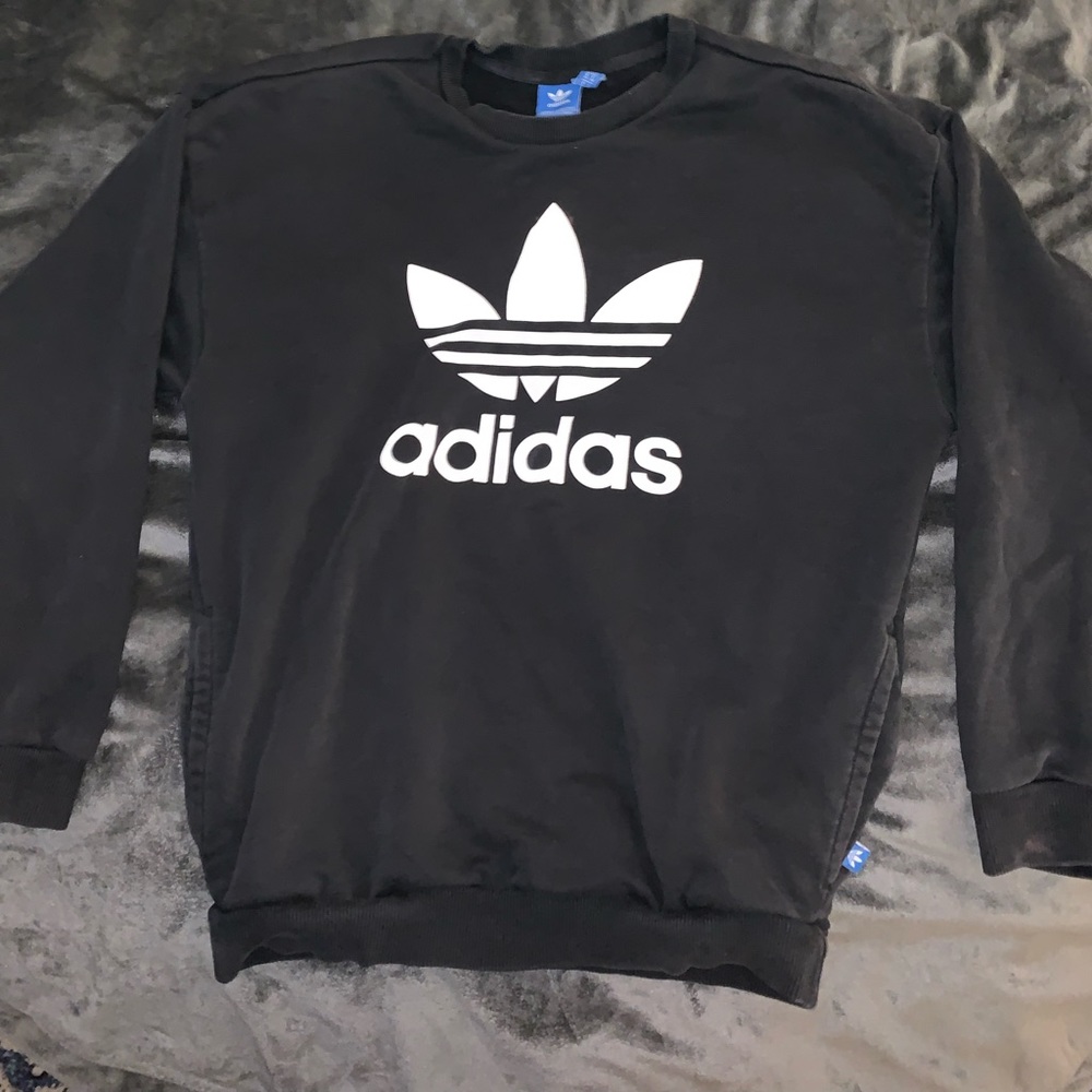 Size medium black crewneck